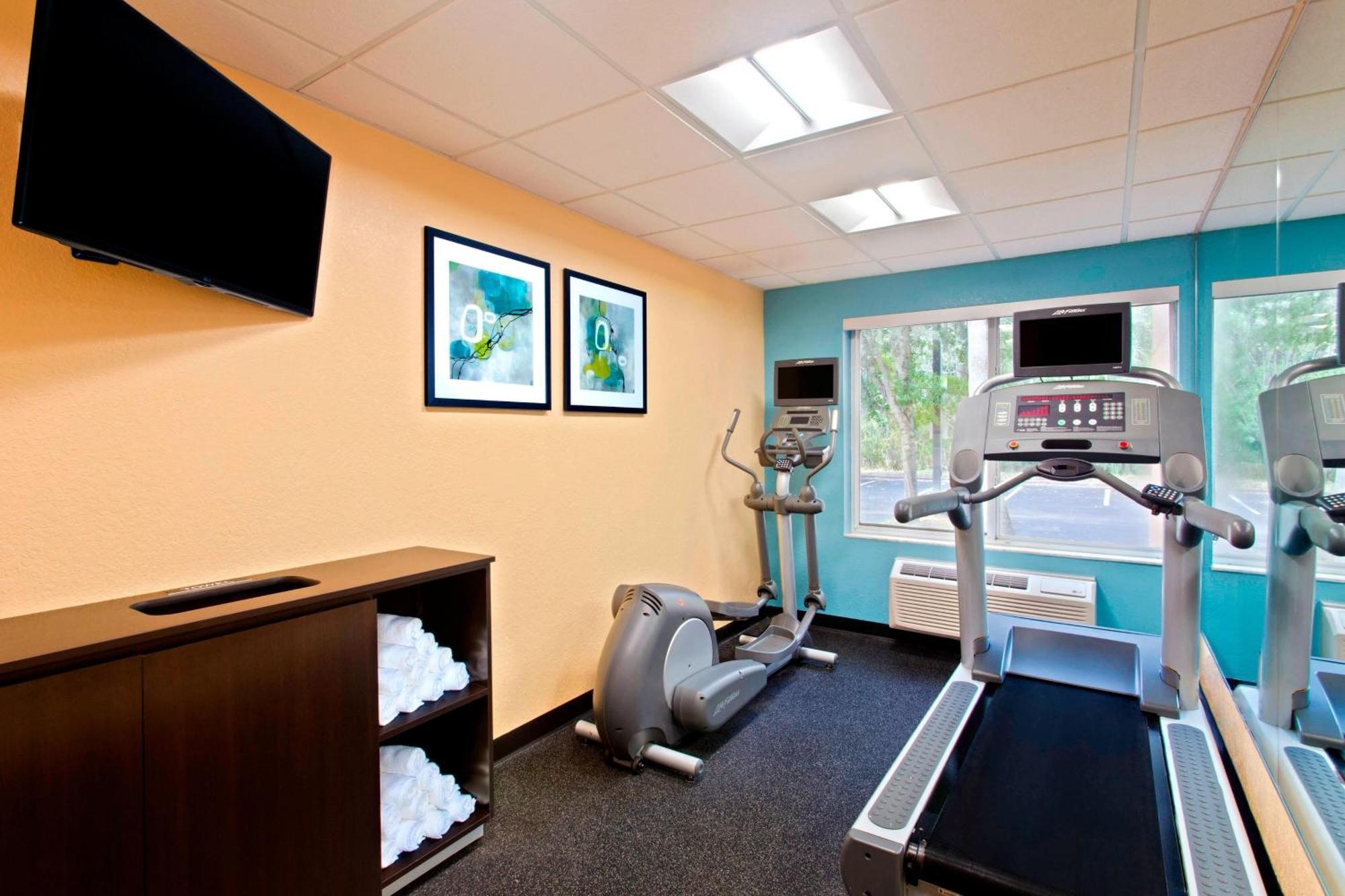 Hotel Fairfield And By Marriott Tampa Brandon