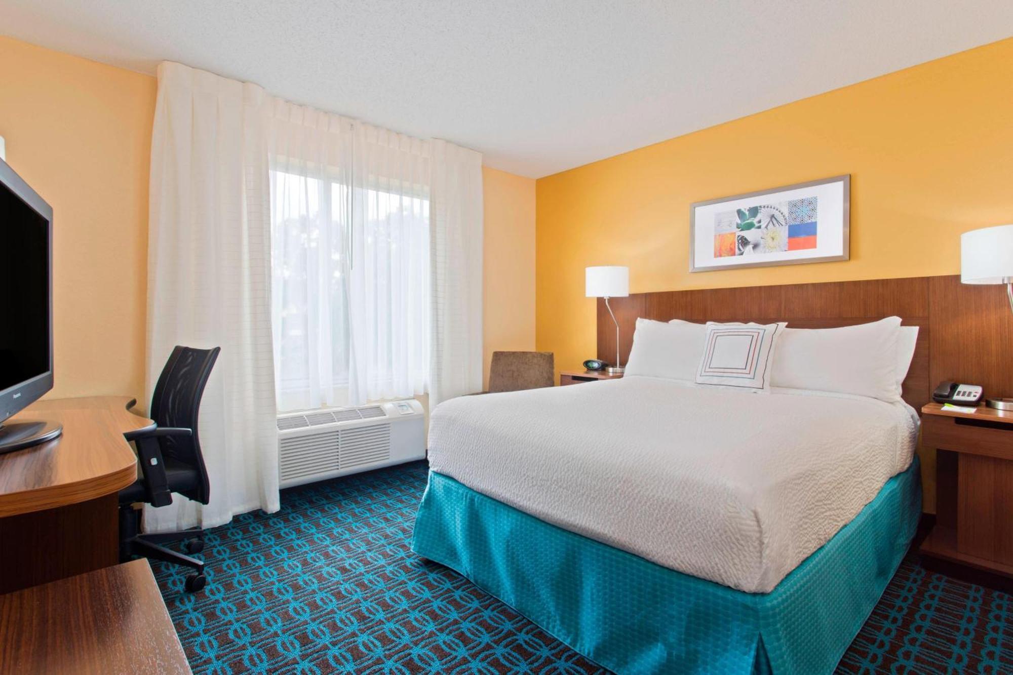 Fairfield And By Marriott Tampa Brandon 3*