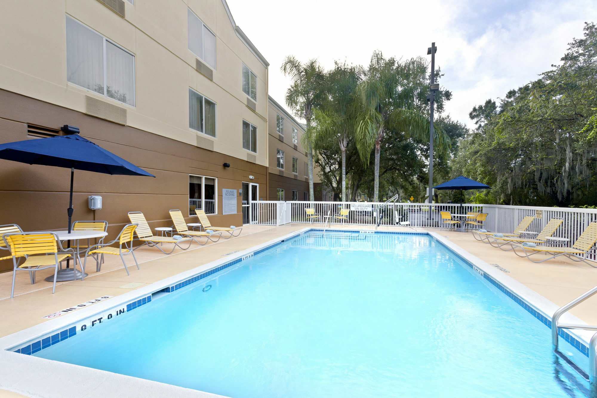 Hotel Fairfield And By Marriott Tampa Brandon