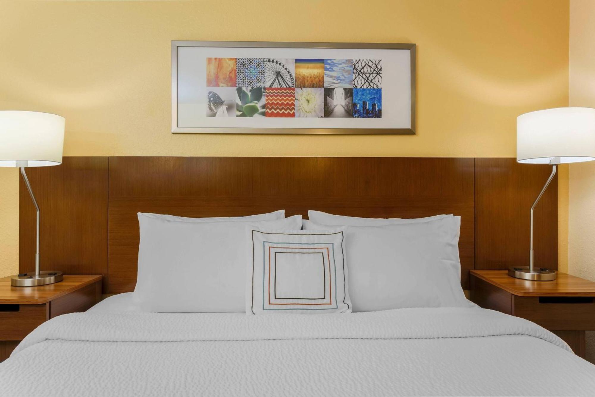 Hotel Fairfield And By Marriott Tampa Brandon 3*