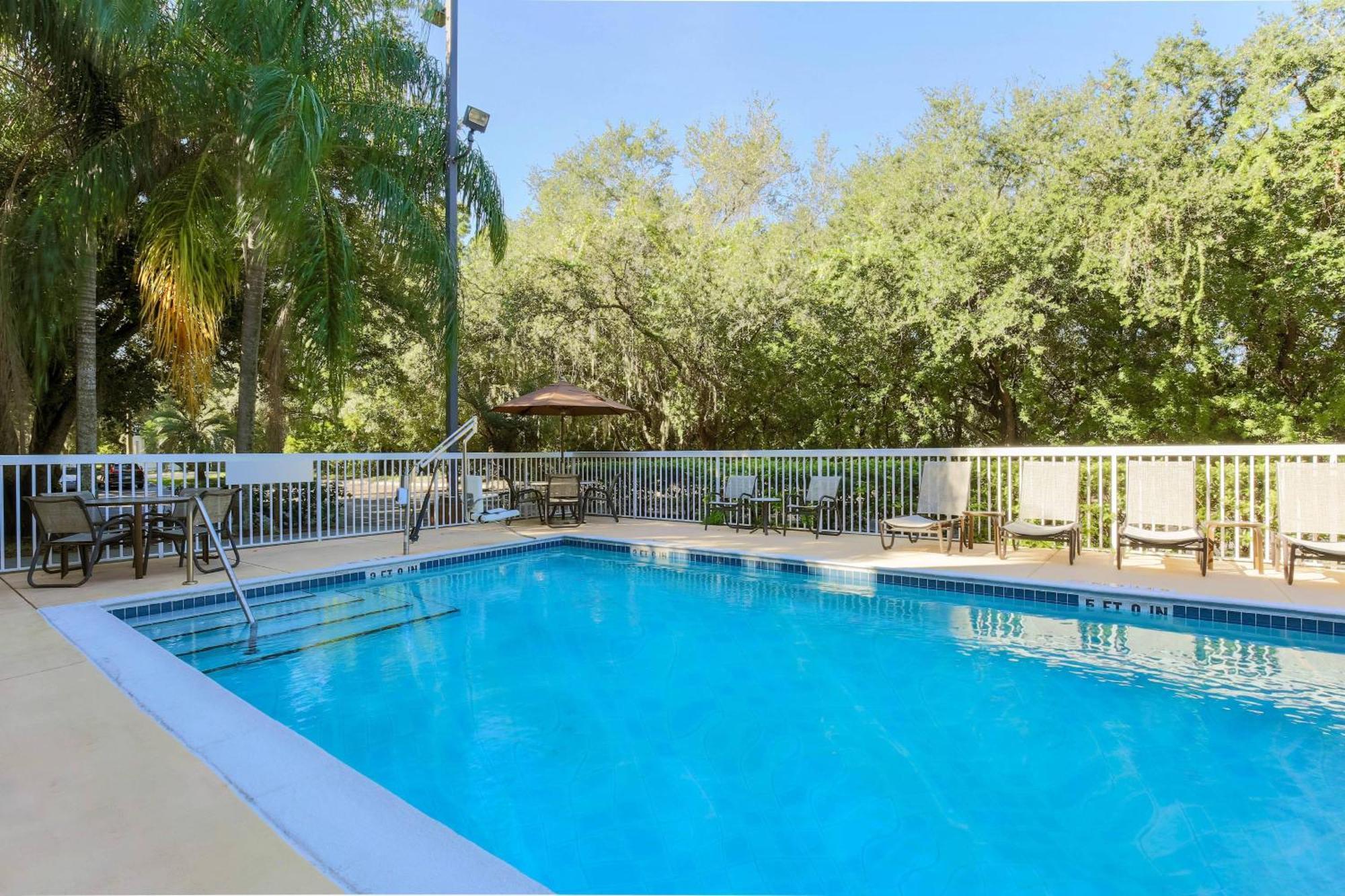Fairfield And By Marriott Tampa Brandon Hotel Heartland