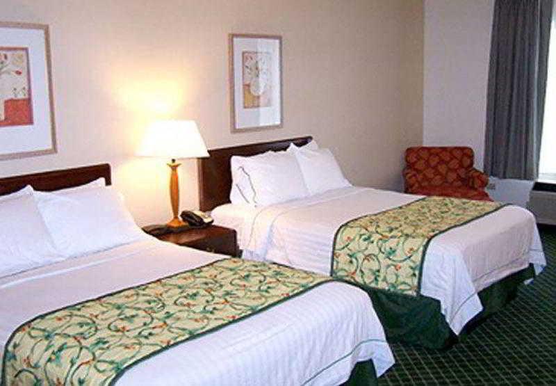 Fairfield And By Marriott Tampa Brandon 3*