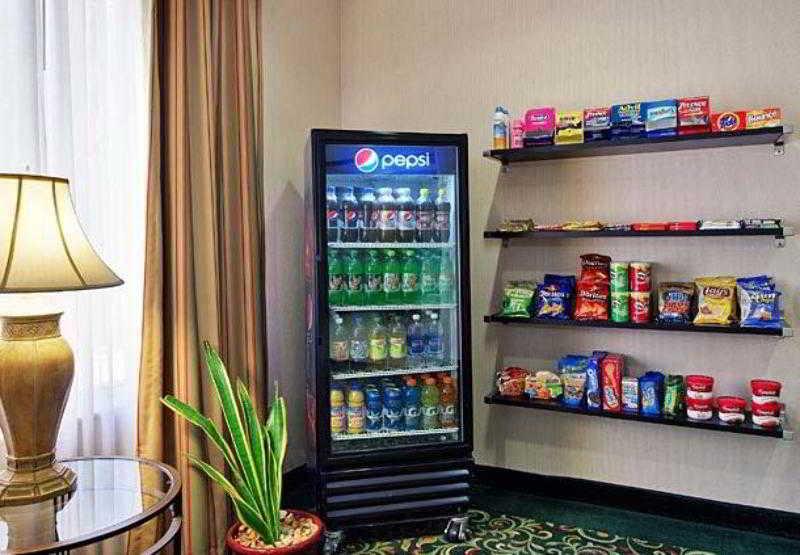 Hotel Fairfield And By Marriott Tampa Brandon 3*
